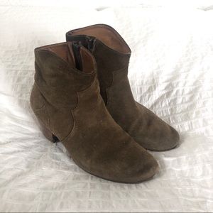 Isabel Marant Dicker Boots in Taupe